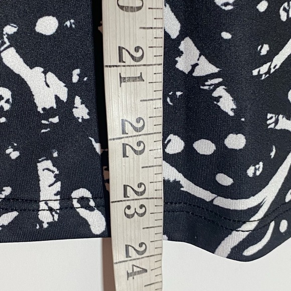 Chicos Top Womens 1 Medium Black White Flouncy Ruffle Sleeve V-Neck Boho Classic - Picture 15 of 16